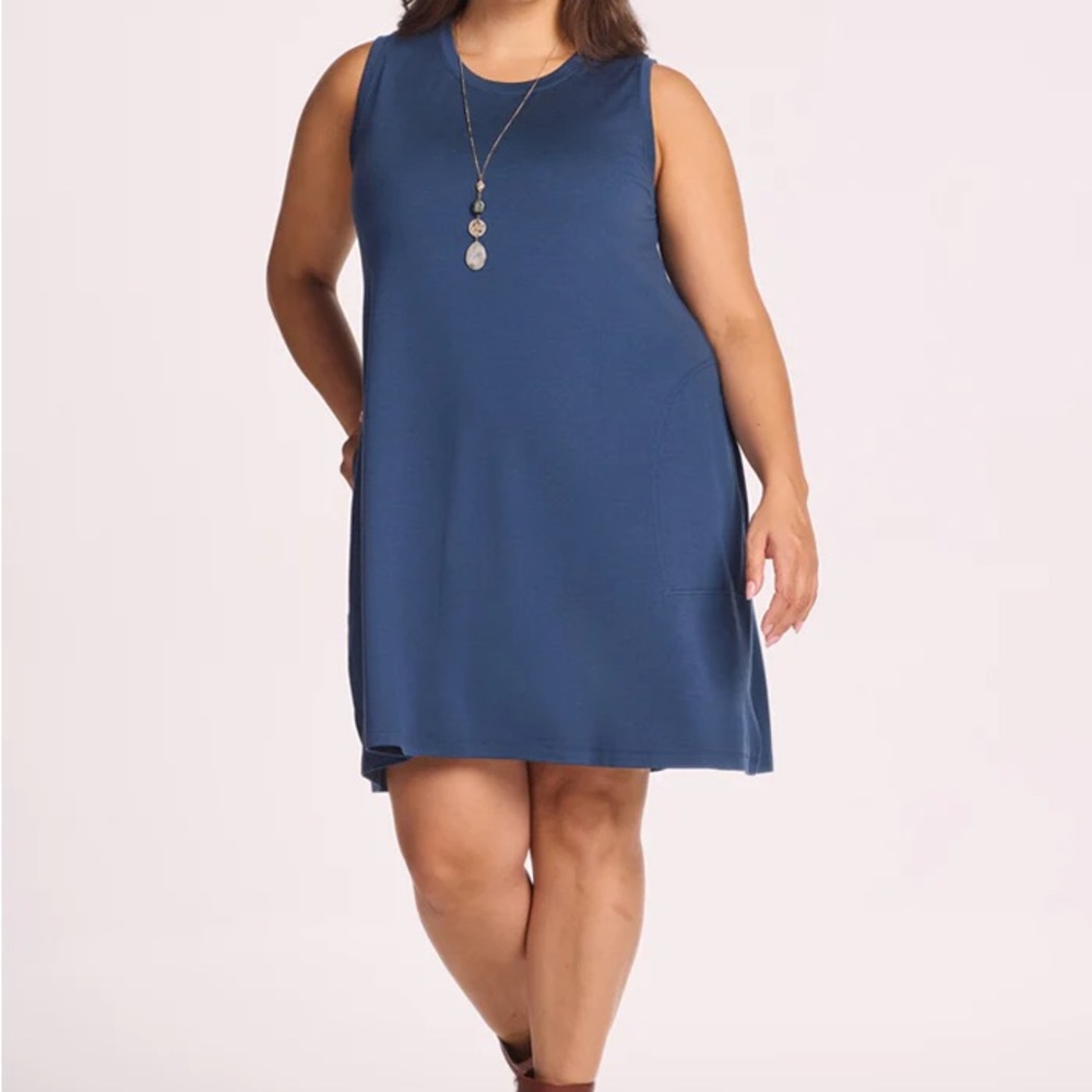 Chic Navy Sleeveless Dress